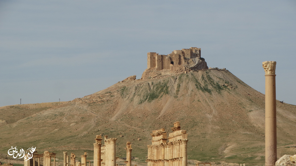 قلعة متربعة على عرش مدينة